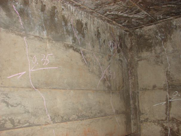 （2011年）肥城石橫特鋼廠出鐵廠，溫度引起梁開(kāi)裂