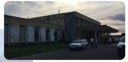 基桑加尼機場因屋面增加水箱、墻面增加幕墻等建筑物功能提升改造而增加荷載，對原有建筑質量進行檢測鑒定